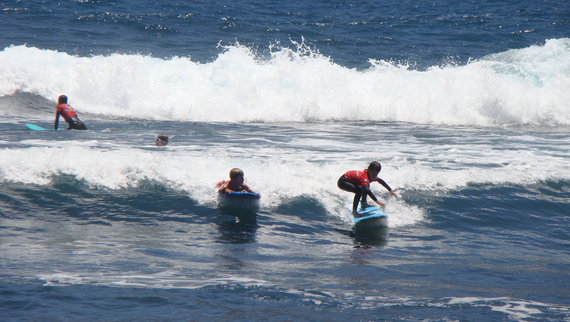 Cursos de surf de verano para niños (Sólo Residentes)