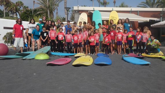 Cursos de surf de verano para niños (Sólo Residentes)