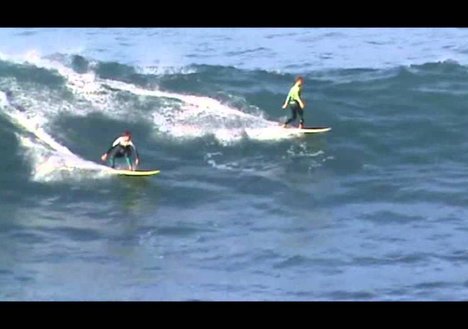 Entrenamiento de La Marea Surfschool en olas grandes